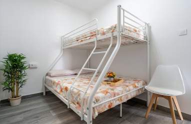 ES: Sistema de climatización por conductos en todas las estancias EN: Ducted air conditioning system throughout FR: Climatisation gainable dans toutes les pièces
